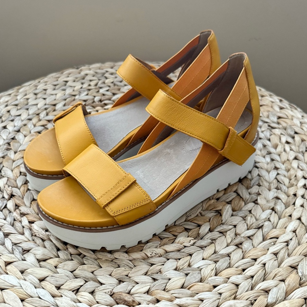Eileen Fisher Luck Smooth Leather Sandals - Picture 3 of 9